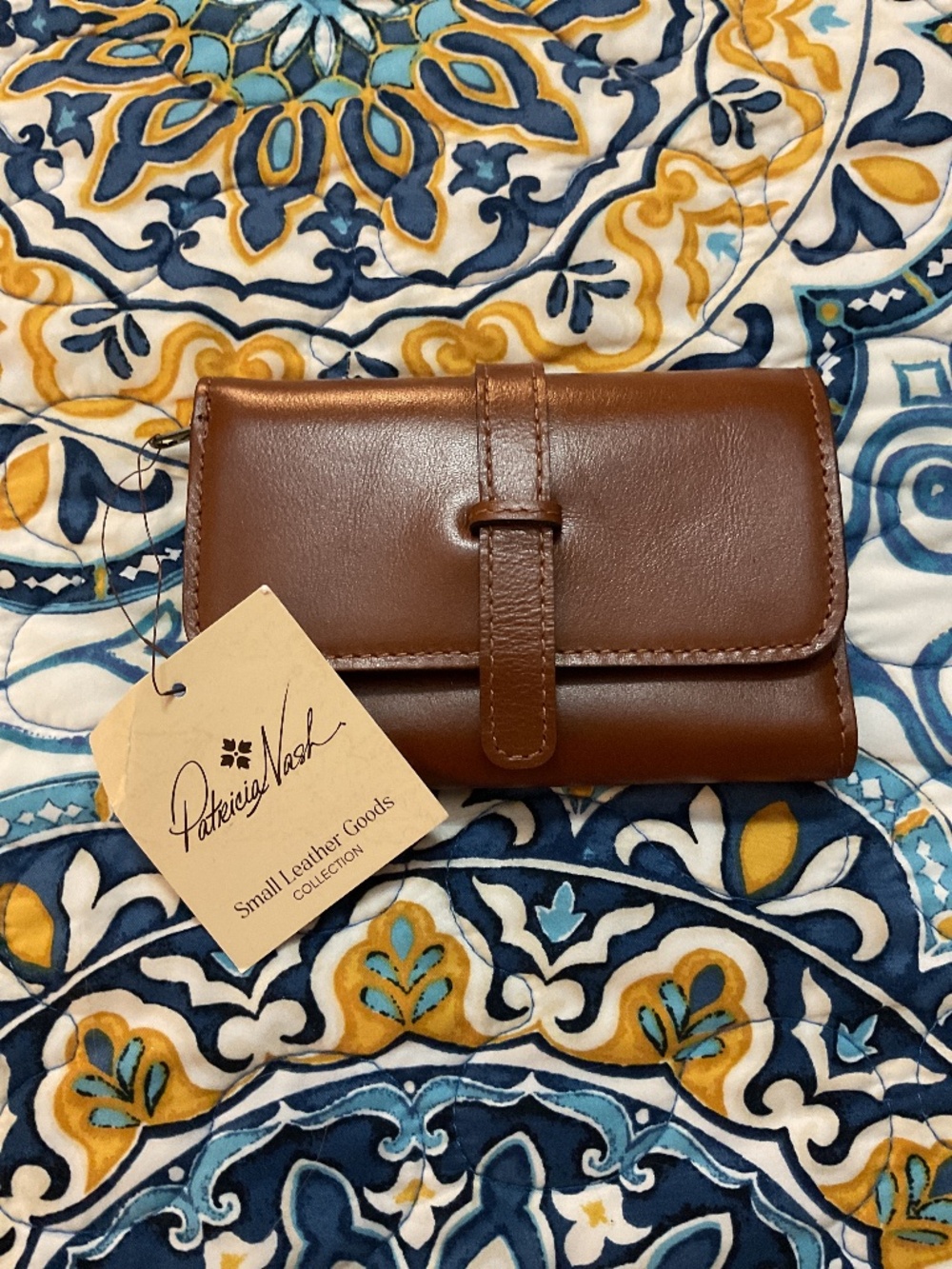 NWT Patricia Nash Perla trifold wallet